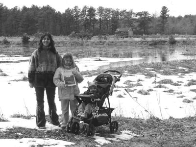 040705-5
Kimi, Kyra and Bowen Lorden of Marion are seen here celebrating the first day of spring out on the Old Indian Trail with a copy of The Wanderer. (Photo by and courtesy of Gary P. Lorden). 4/7/50 edition
