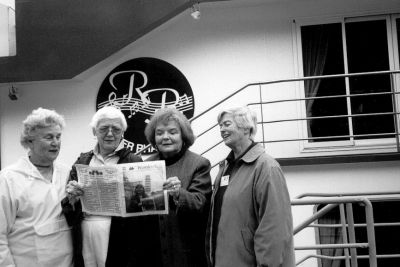 6-21-01-6
Mary Betts, Irene Daly, Evelyn Jenks, and Madelyn Fogler read The Wanderer aboard the River Rhapsody on a recent cruise of the Great Rivers of Europe. 6/21/01 edition

