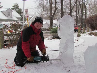 Ice Sculpture at the MAC
Timothy Wade’s before and after photos of his ice sculpture of Santa and Rudolph out of solid blocks of ice in front of the Marion Art Center. Photo by Joan Hartnet-Barry

