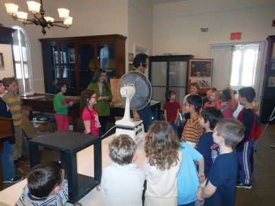 Submersibles
Steering, propulsion and buoyancy were the topics at-hand during the Marion Natural History Museum’s afterschool group’s latest program, “Submersibles” with engineer Mark Whalen. The students had a chance to conduct a variety of experiments and create their own mini-submersibles to take home.  Many thanks go to Mark Whalen, engineer with Sippican/Lockheed Martin for all his hard work pulling this program together for us. Photos courtesy Elizabeth Leidhold
