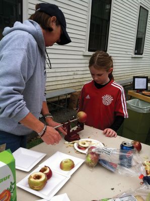 Mattapoisett Historical Society’s Fall Festival
Kids of all ages gathered at the Mattapoisett Historical Society’s Fall Festival on Saturday to experience what life and work were like for generations past. For more on the fun and food, see page 13. Photos by Marilou Newell and Felix Perez. 
