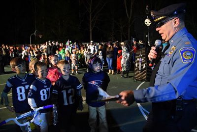 Mattapoisett Halloween Parade 2017
The Mattapoisett Police has again brought out the best Halloween in the community with another annual Mattapoisett Halloween Parade, including costume contests, over 600 goody bags and glow sticks, and safety tips for a happy and safe Halloween. Photos by Glenn C. Silva
