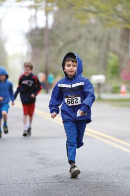 Women’s Fund Tiara 5K
The rain held off on Sunday, May 8, for the Women’s Fund Tiara 5K, now in its 10th year. The annual Mother’s Day event draws hundreds to the starting line at Oxford Creamery, through the village of Mattapoisett, and back to Oxford Creamery for the finish. Photos by Colin Veitch
