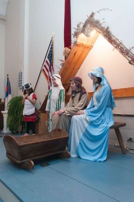 Lessons and Carols with live Nativity
North Rochester Congregational Church celebrated with ‘Lessons and Carols with live Nativity’ on Sunday. Photos by Felix Perez

