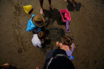 Tiki Beach Party
The first annual Town Beach party kicked off the summer fun in Mattapoisett this weekend. There was lots of fun in the sun including a Sand Castle contest. Photos by Felix Perez.
