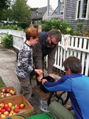 Mattapoisett Historical Society’s Fall Festival
Kids of all ages gathered at the Mattapoisett Historical Society’s Fall Festival on Saturday to experience what life and work were like for generations past. For more on the fun and food, see page 13. Photos by Marilou Newell and Felix Perez. 
