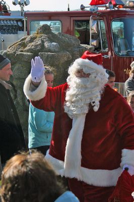 Shipyard Santa
Santa took time out of his busy schedule to stop by Mattapoisett's Annual Holiday in the Park held on Saturday, December 6, 2008 in Shipyard Park. (Photo by Robert Chiarito).
