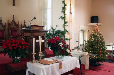 Rochester Village Christmas
The altar of the First Congregational Church in Rochester was decorated for visitors during Rochester's Village Christmas held on the weekend of December 6-7, 2008. (Photo by Robert Chiarito).
