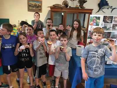 Marion Natural History Museum
The Marion Natural History Museum wishes to thank Jim and Madeleine Porter of "Natures Worms" for Wednesday's wonderful program. The students had a chance to build a worm box and learn about earthworms and red wigglers. 
