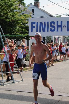 Mattapoisett Road Race
Will Benoit and Margot Appleton defended their respective men’s and women’s titles in the July 4 Mattapoisett Road Race, and competitors were greeted by favorable weather for the 9:00 am start. Photos by Mick Colageo
