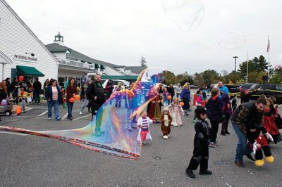 Plumb Corner Halloween Party
Every year, the ghosts, ghouls, princesses, and superheroes come out to the Annual Plumb Corner Halloween Party, sponsored in part by the Friends of the Plumb Library. DJ Howie provided the tunes, and families enjoyed pumpkin painting, a costume contest, and a variety of spooky-themed crafts and activities. Photos by Colin Veitch

