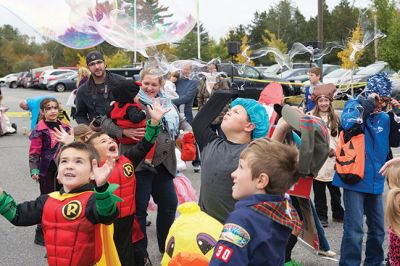 Plumb Corner Halloween Party
Every year, the ghosts, ghouls, princesses, and superheroes come out to the Annual Plumb Corner Halloween Party, sponsored in part by the Friends of the Plumb Library. DJ Howie provided the tunes, and families enjoyed pumpkin painting, a costume contest, and a variety of spooky-themed crafts and activities. Photos by Colin Veitch
