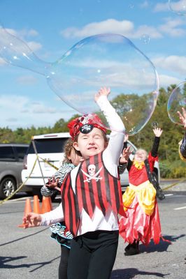 Plumb Corner Halloween
The center of Rochester was all spooked out on Saturday, October 15, at the annual Halloween festival where kids donned costumes and enjoyed trips through the haunted house, as well as refreshments and a dance party. Photos by Colin Veitch
