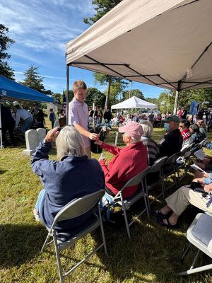 Revolutionary War
More than 100 attended a special event to honor 20 Revolutionary War patriots buried at Hammond Cemetery in Mattapoisett on Saturday, September 19. Photo by Laura Pedulli
