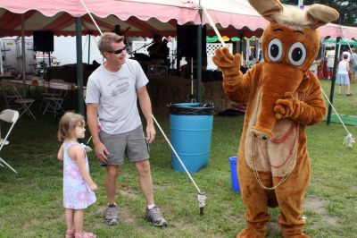 Aardvark at the Fair
The Wanderer's aardvark visited the Rochester Country Fair on August 22, 2009 and took some time to see the sights and pose with some visitors.
