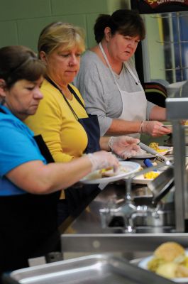 Annual Thanksgiving Banquet
The Annual Thanksgiving Banquet at ORRJH served up seniors a traditional turkey dinner with all the trimmings. Photo by Felix Perez
