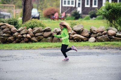 Tiara 5K Road Race
The Tiara 5K road race sponsored by Oxford Creamery has become a staple Mother’s Day tradition in Mattapoisett. The weather was damp and chilly, but still 441 runners turned out for the Mattapoisett village run to benefit the Women’s Fund of New Bedford. Photos by Colin Veitch
