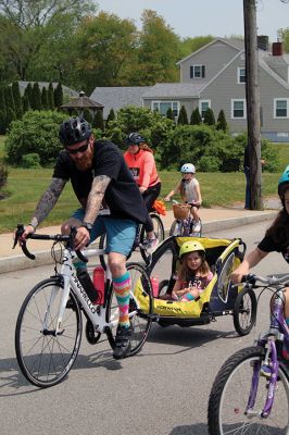 Tour de Crème
Young and old, enjoyed Sunday’s Tour de Crème bike ride that saw riders stop for complimentary ice cream along 40, 24 and 9-mile courses. Photos by Mick Colageo
