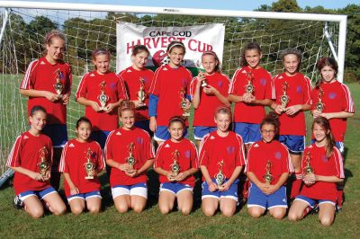 Soccer Champs
Congratulations to the Mariner U-13 Girls team, who won the U-14 Division of The 2009 International Cape Cod Harvest Cup in Barnstable, MA this Columbus Day Weekend. Back Row, left to right: Morgan Browning, Nicki Gifford, Taylor Canastra, Kate Martin, Camille Filloramo, Anne Martin, Abby Adams, Morgan DaSilva. Front Row, left to right: Syd Blanchard, Hannah Abrantes, Kaleigh Goulart, Arden Goguen, Chloe Riley, Amy Reis, and Sam Blanchard. Not Pictured: Caroline Downey, Bailey Truesdale and Emily Beaulieu.
