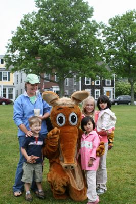 I Found the Aardvark!
Mattapoisett residents turned out for FOX 25 Morning News' live broadcast from Shipyard Park on Friday, June 6, 2008 and took time to pose with The Wanderer's aardvark.
