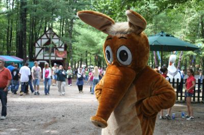 An Aardvark in King Richard's Court
The Wanderer Aardvark visits King Richard's Fair
