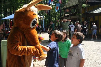 An Aardvark in King Richard's Court
The Wanderer Aardvark visits King Richard's Fair
