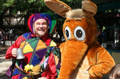 An Aardvark in King Richard's Court
The Wanderer Aardvark visits King Richard's Fair
