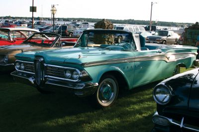 Car Show
2009 Mattapoisett Heritage Days started on Friday evening with an antique car show and a cookout dinner at Shipyard Park. Photo by Anne O'Brien-Kakley
