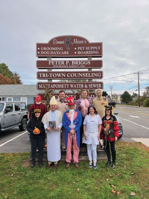 Halloween
Bodil Perkins shared this picture of the Halloween festivities at 19 County Road.
