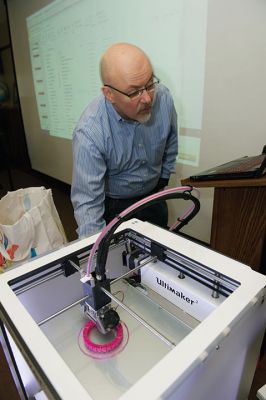 3D Printing
The Mattapoisett Free Library unveiled its brand new 3D printer this weekend during a presentation given by tech expert Kevin Osborn. Osborn gave a demonstration on Saturday, April 16, of the library’s very own brand new Ultimaker 2 3D printer. Photos by Colin Veitch
