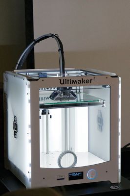 3D Printing
The Mattapoisett Free Library unveiled its brand new 3D printer this weekend during a presentation given by tech expert Kevin Osborn. Osborn gave a demonstration on Saturday, April 16, of the library’s very own brand new Ultimaker 2 3D printer. Photos by Colin Veitch
