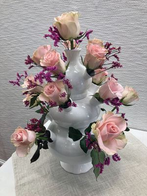 Art in Bloom
The Marion Art Center's Art in Bloom event was a visual feast with members’ floral creations being paired with paintings by Mary Moquin and Robert Abele, resulting in a 3D interpretation of selected pieces. Photos by Marilou Newell
