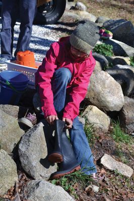 Buzzards Bay Coalition
One of the educational events the Buzzards Bay Coalition had planned for April vacation brought kids to the 6.1-acre property to explore the marshy beach for a scavenger hunt. The osprey from a nearby nest kept a close eye on the group until the treasures were tallied and the group waded back down the mud-puddled path to the road. Photo by Jean Perry
