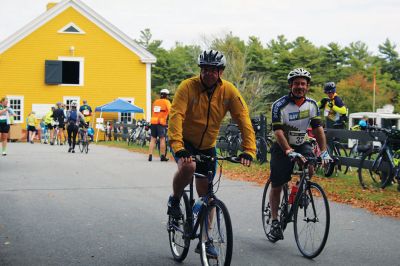 BBC Watershed Ride
The Buzzards Bay Coalition’s 13th annual Watershed Ride pedaled its way through the Tri-Town on Sunday, October 6, taking participants on three different courses that wound through the land that surrounds Buzzards Bay the way gold enfolds a pearl. A record 307 cyclists raised a record $213,000 for clean water this year. Photos by Jean Perry
