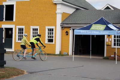 BBC Watershed Ride
The Buzzards Bay Coalition’s 13th annual Watershed Ride pedaled its way through the Tri-Town on Sunday, October 6, taking participants on three different courses that wound through the land that surrounds Buzzards Bay the way gold enfolds a pearl. A record 307 cyclists raised a record $213,000 for clean water this year. Photos by Jean Perry
