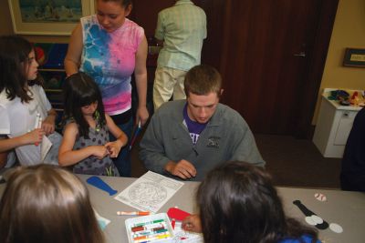 Gatemen at the Library
Brad Kuntz of Baylor University in Texas signs an autograph. Photo by Katy Fitzpatrick. 
