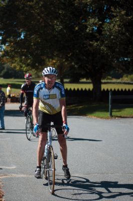 2014 Buzzards Bay Watershed Ride
Over 150 cyclists celebrated the beauty of the Buzzards Bay area on October 5 during the 2014 Buzzards Bay Watershed Ride that passed through Rochester at Eastover Farm. A 75-mile ride to raise fund and awareness of the BBC started at Horseneck Beach in Westport all went all the way to Falmouth, and the half-route 35-mile ride started in Rochester. Photos by Felix Perez
