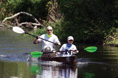 Memorial Day Boat Race
The Rochester Memorial Day Boat Race went off with very few hitches, despite the bursting of the bog flume at Grandma Hartley’s Reservoir just a couple days before the race. This year the weather was fine – maybe a tad hot for the racers, says Boat Race Chairman Art Benner, but great weather to kick off the summer season. Photos by Jean Perry
