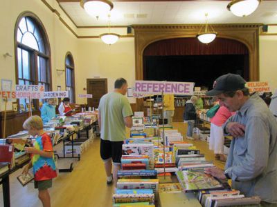 Elizabeth Taber Library Book Sale
Patrons enjoyed browsing through thousands of books at the Elizabeth Taber Library book sale. Photo by Joan Hartnett-Barry
