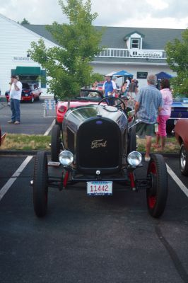 Downshifters’ Car Club
Every Monday at 5:00 pm in the parking lot of the Plumb Corner Mall in Rochester, the Downshifters’ Car Club of New England holds a Cruise Night, where dozens of automobiles from every decade are showcased to the public.  Photos by Katy Fitzpatrick 
