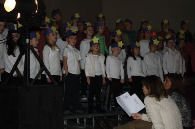 Sparkle and Shine
Center School’s first, second, and third graders treated their classmates and teachers to their annual holiday performance in the gymnasium on Monday, December 21. The students presented “Sparkle and Shine,” a musical celebrating the light at the top of the tree. Photos by Jean Perry
