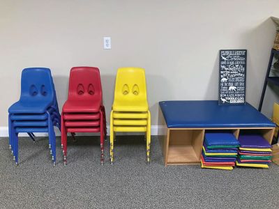 Plumb Library
We asked, and you answered! We now have 12 kids’-sized chairs in three fun colors and two tables on wheels that fold for easy storage in our new programming space downstairs at Plumb Library. We look forward to using these for our youth programs for years to come! A big thank you to the Friends of Plumb Library and all the wonderful generous donors who made this happen for the benefit of our community. Photo courtesy of Kristen Cardoso
