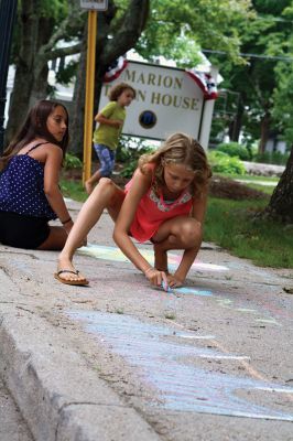 Sidewalk Chalk
Jaeda Lopes, 11; Mia Hemphill, 10; Nicholas Huaco, 7; Tapper Crete, 7; Shelby McKim, 9; and Addie Crete, 5, were adding color to the sidewalks near the Town House on August 22 in preparation for the annual Town Party on Saturday. Photo by Jean Perry
