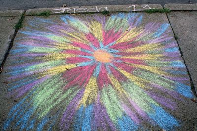 Sidewalk Chalk
Jaeda Lopes, 11; Mia Hemphill, 10; Nicholas Huaco, 7; Tapper Crete, 7; Shelby McKim, 9; and Addie Crete, 5, were adding color to the sidewalks near the Town House on August 22 in preparation for the annual Town Party on Saturday. Photo by Jean Perry
