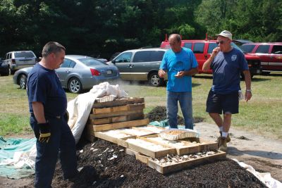 The Big Bake
Michael Lamoureux of the American Legion Florence Eastman Post 220 called the August 8, 2010 clambake a gigantic success. Close to 240 people came to enjoy an old-fashioned clambake with the Lions Club, the Mattapoisett Boy Scout Troop 53, Mattapoisett firefighters, and the Firefighters Auxiliary Club all pitching in to help. Photos by Lynn Short.
