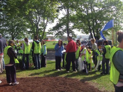 Cleaning Up Marion
On May 14, 2011 250 members of the Marion community came together for a town-wide cleanup sponsored by the Marion Tree and Parks Committee, the DPW, the Marion Natural History Museum, the Sippican Lands Trust, Sippican Historical Society, Lockheed Martin and the Marion Garden Group. Photos courtesy of Tinker Saltonstall.
