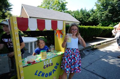 Super Duper Summer Fair
The First Congregational Church of Marion held their Super Duper Summer Fair on Saturday drawing dozens of fans who enjoyed the food, music and fun. Photos by Felix Perez
