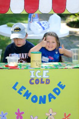 Super Duper Summer Fair
The First Congregational Church of Marion held their Super Duper Summer Fair on Saturday drawing dozens of fans who enjoyed the food, music and fun. Photos by Felix Perez
