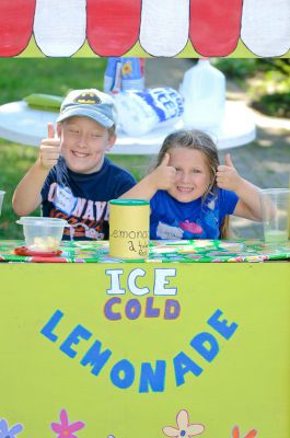 Super Duper Summer Fair
The First Congregational Church of Marion held their Super Duper Summer Fair on Saturday drawing dozens of fans who enjoyed the food, music and fun. Photos by Felix Perez
