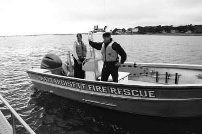 Oil Spill Drill
On Tuesday, the Town of Mattapoisett hosted a MassDEP-sponsored training course in cooperation with the Town of Fairhaven, representatives from the U.S. Coast Guard, Nuka Research and Planning Group and Moran Environmental Recovery. Working the Mattapoisett Harbormaster boat piloted by P.J. Beaudoin were Assistant Harbormaster Robert Clavin and intern Robert Haskell, and on the Mattapoisett Fire Department boat were Firefighter Daniel Cortes and Lieutenant Ross Macedo. Photos by Mick Colageo and Marilou New
